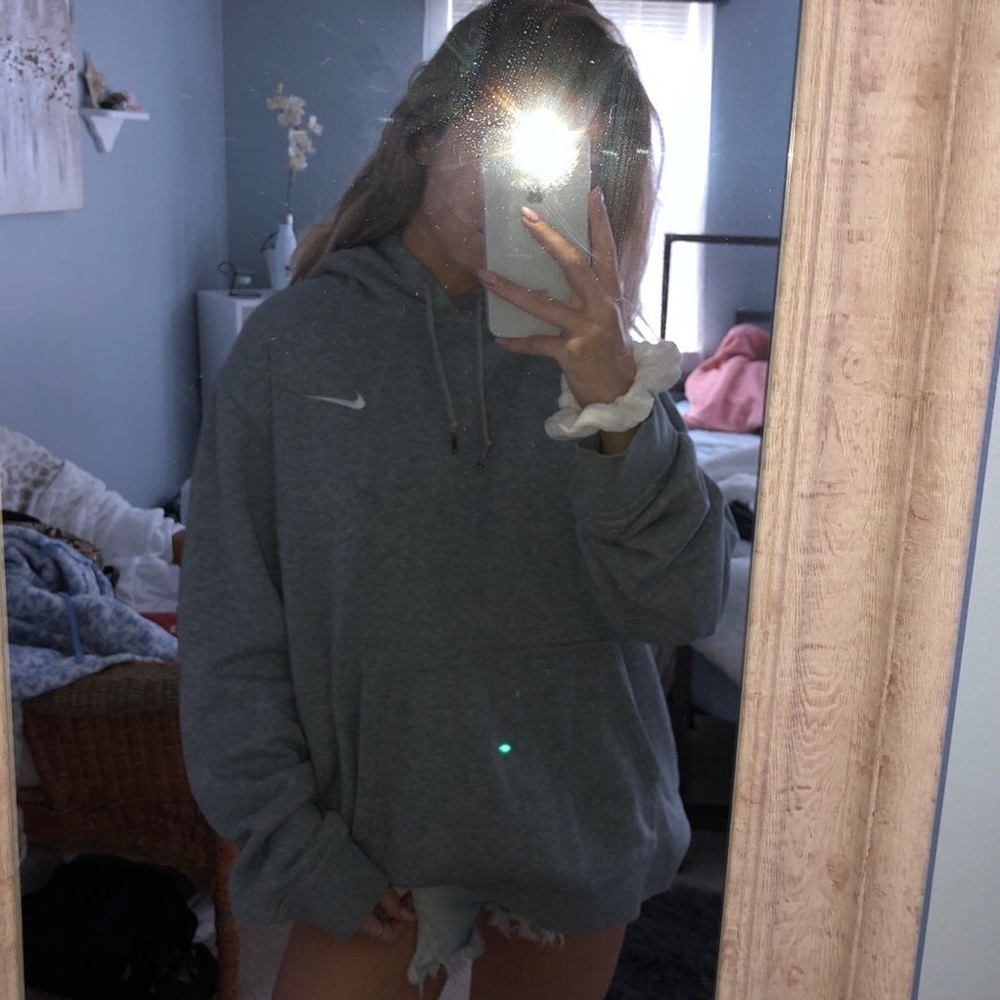 heather grey nike sweatshirt